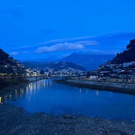 “sarah House” * Berat