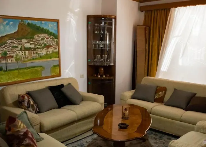 “sarah House” Berat