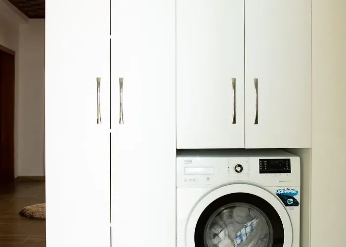 “sarah House” * Berat